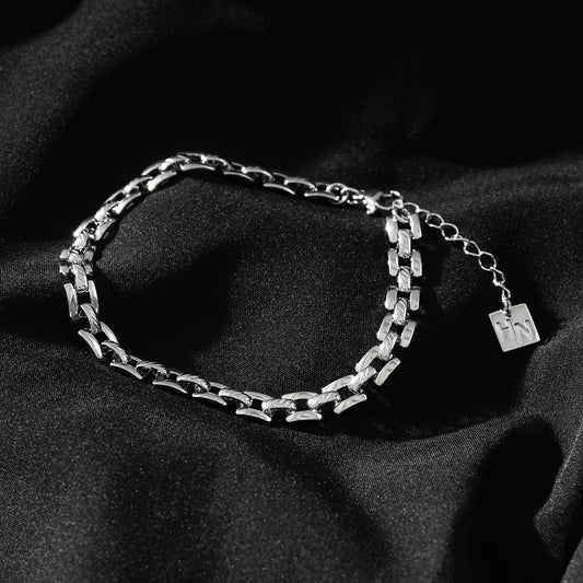 PROVINIA: Retro Watch Style Strap Bracelet in Silver