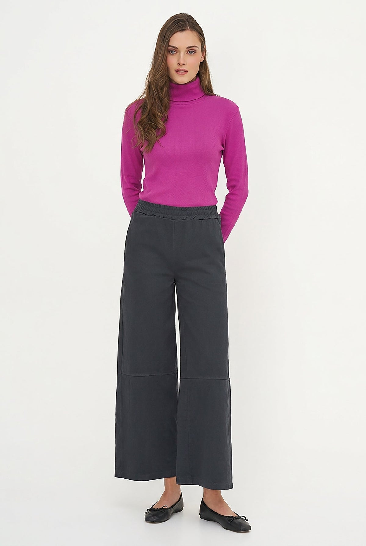 Women's Classic Rib-Knit Turtleneck Top with Long Sleeves