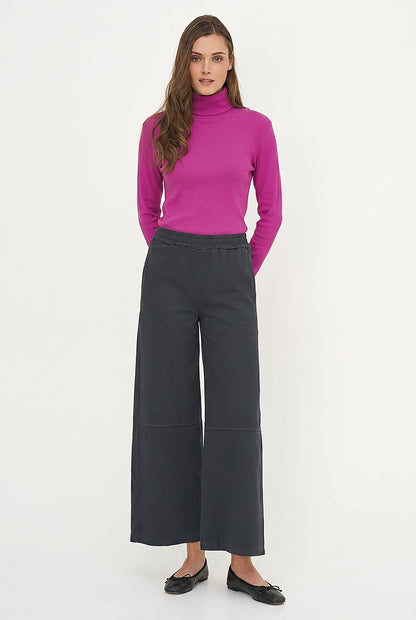 Women's Classic Rib-Knit Turtleneck Top with Long Sleeves
