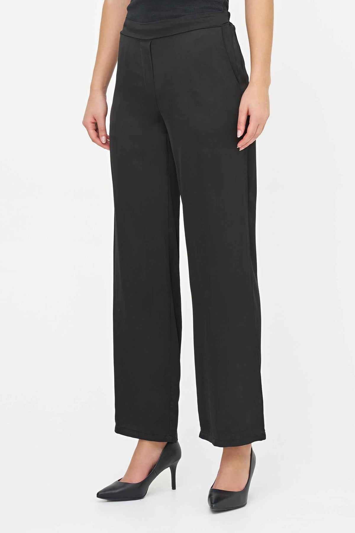 Women's Woven Pull-On Bootcut Pants with Side Pockets