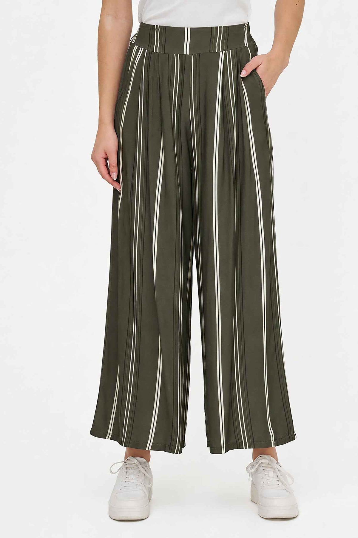 Women's Printed Woven Wide-Leg Pull-On Pants with Side Pockets