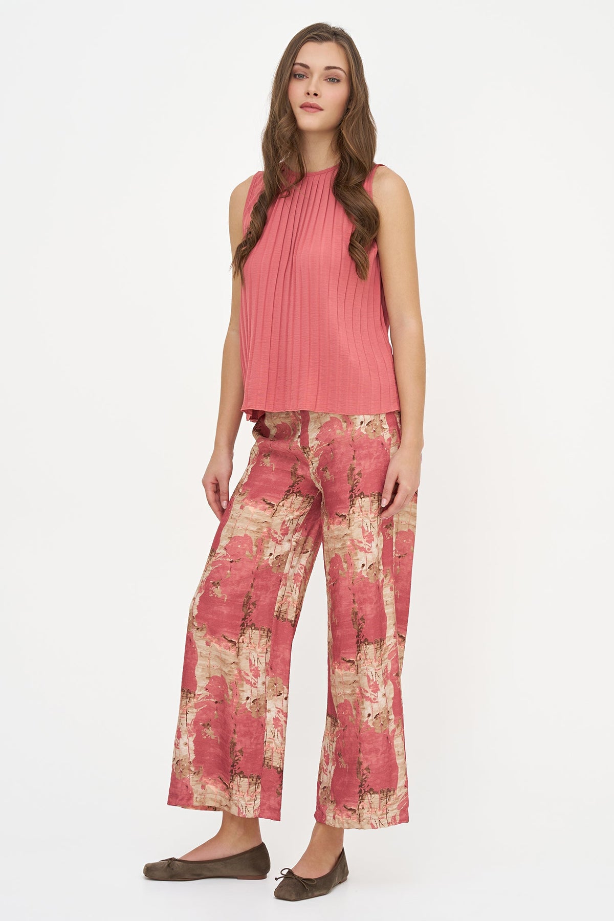 Women's Pleated Crew-Neck Sleeveless Top