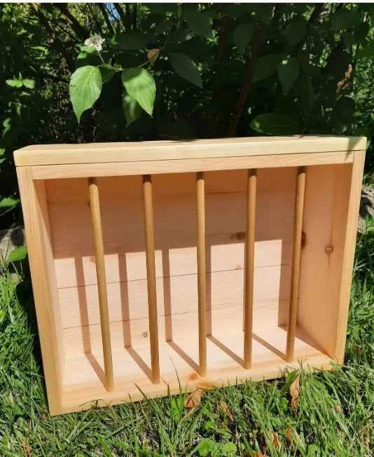 Mounted Hay Feeder for Rabbits & Guinea Pigs