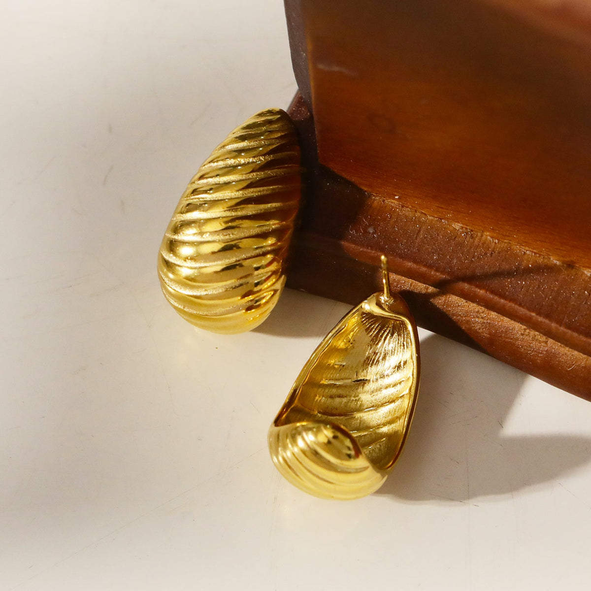 ADIRANA: Teardrop Beauty - Textured Lines Stud Earrings
