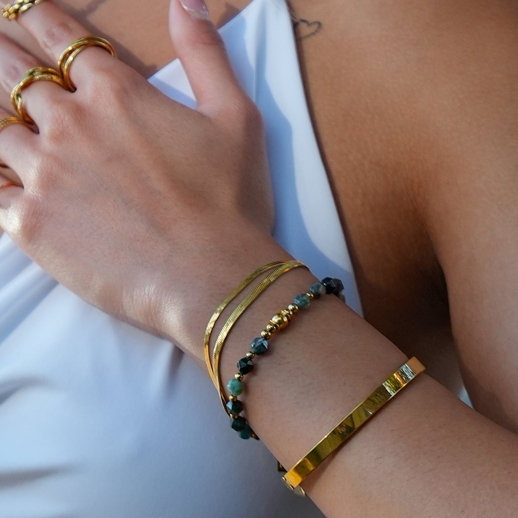 Style ATTILI: Minimalist Classic Gold Band Bracelet