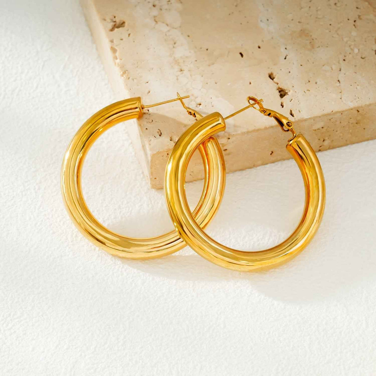 BOBOYI Gold: Mid Width Smooth Finish Effortless Day-to-Night Hoops