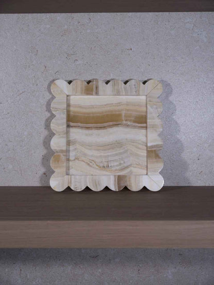 Onyx Scalloped Tray
