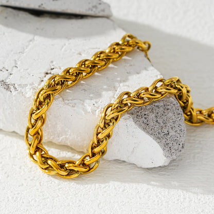 Style CLOVELLY: Interwoven Oval Hoop Chunky Bracelet