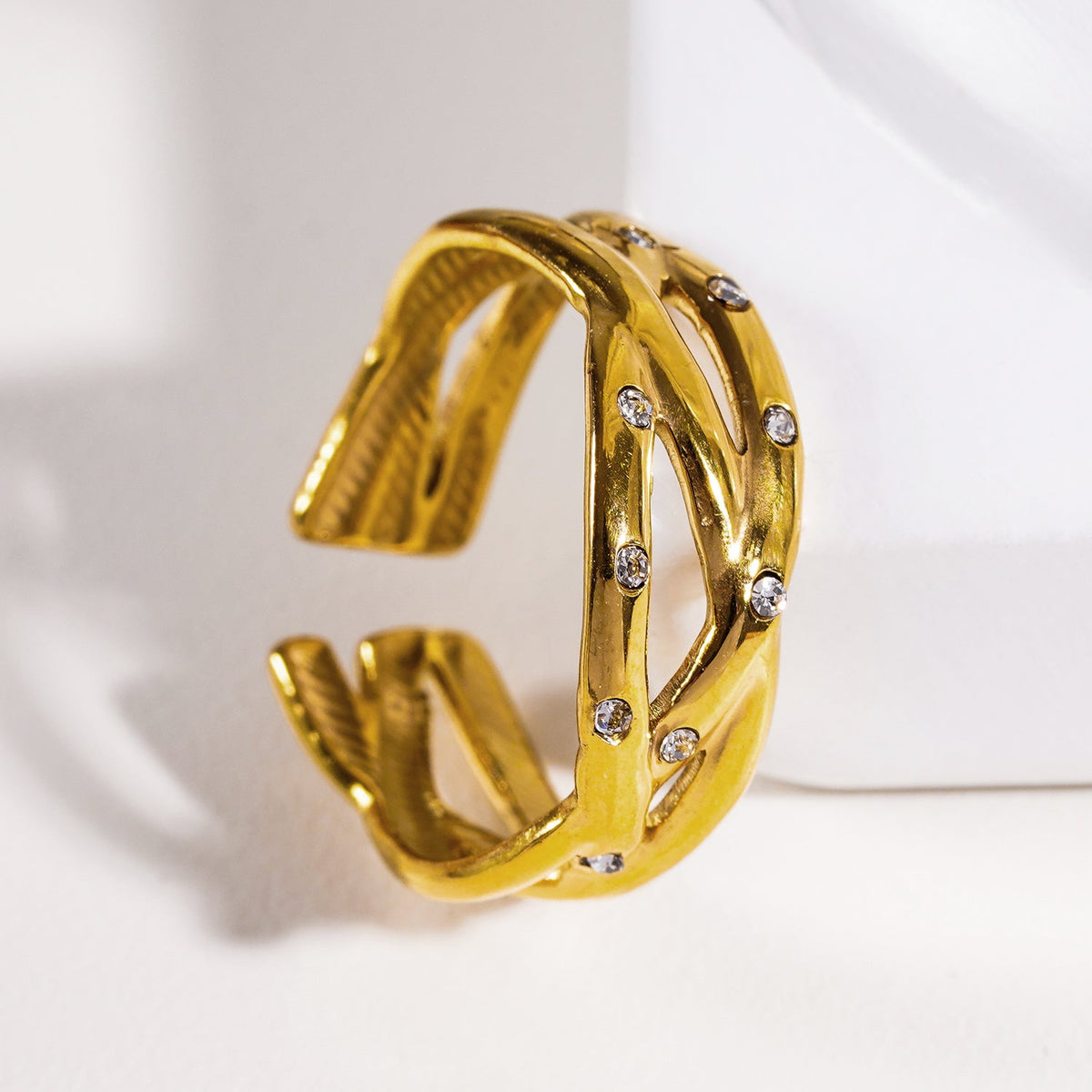 DARI: Intertwined Stacked Ring with Mini Zirconia Highlights