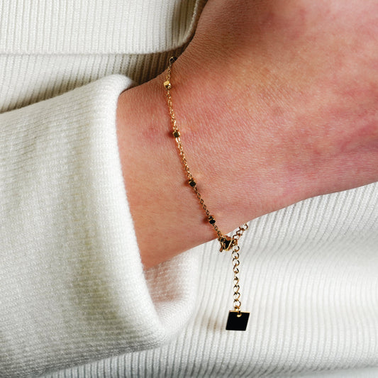 DEMELZA Gold: Essential Daily Bracelet with Delicate Square Beads