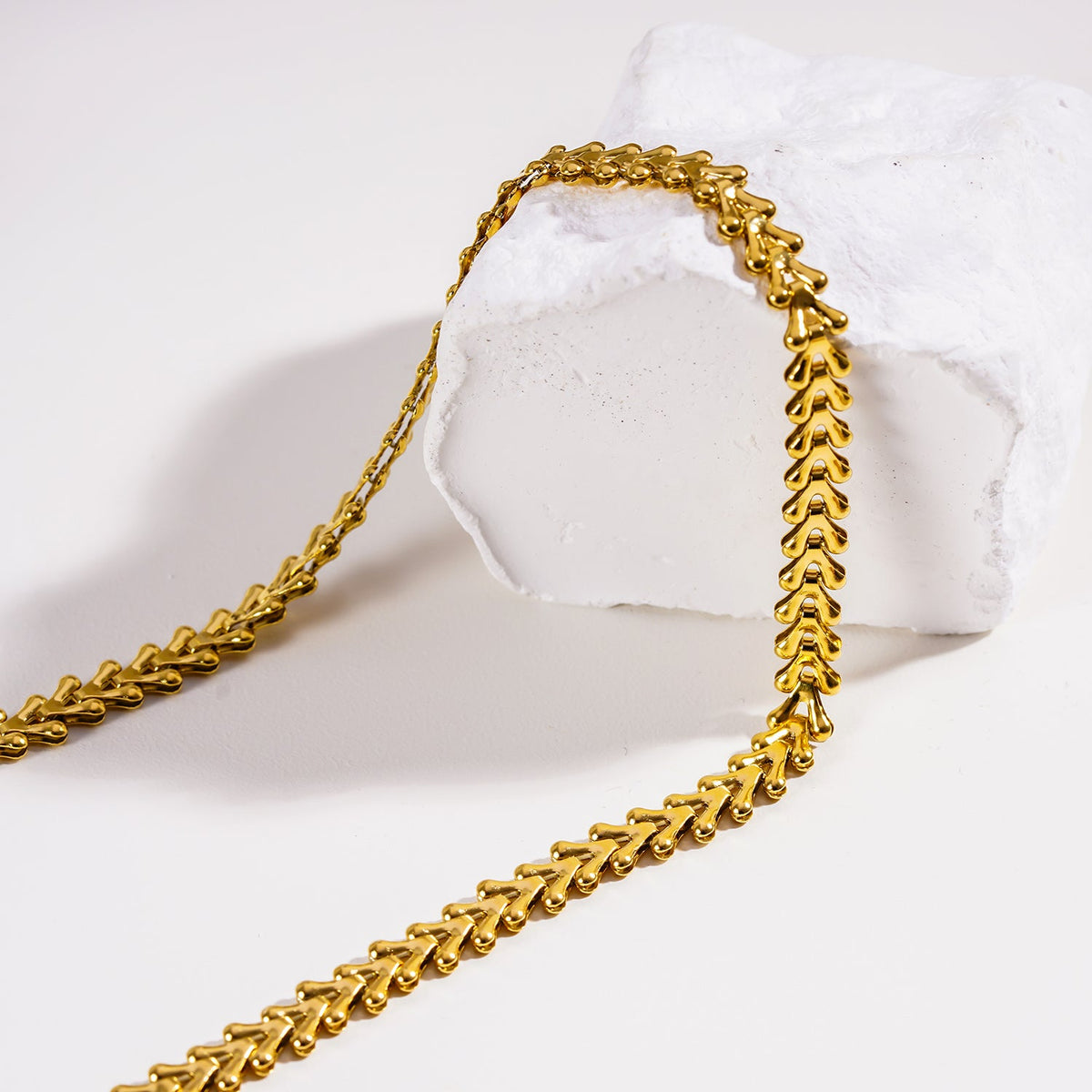 FRANKIE:  Vintage-Inspired Linked Abstract Crest Chain Necklace
