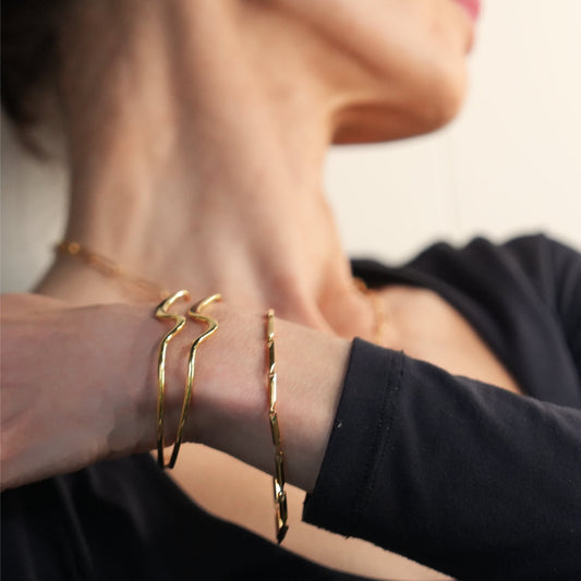 Style ITARSI Gold: Minimalist Geometric Shaped Beaded Chain Bracelet