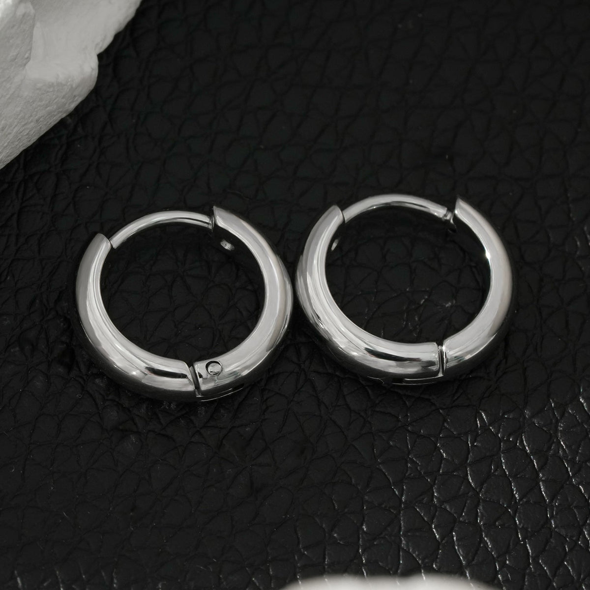 JAANBERG Silver: Mid Width Smooth Finish Mini Hoops for Day-to-Night Elegance