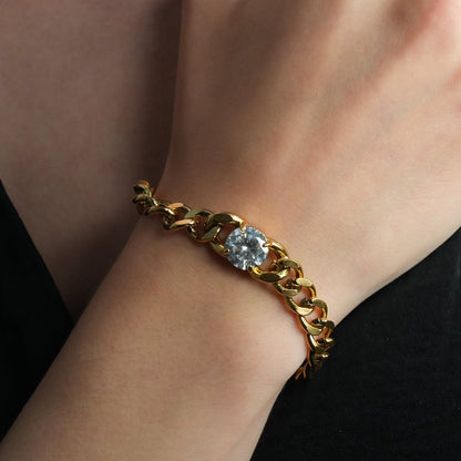 JATDAL Gold: Cuban Link Bracelet with a Dazzling Moissanite Centrepiece