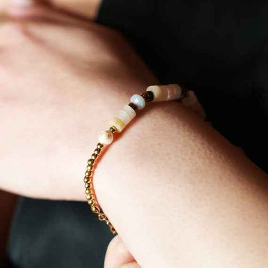 JERASA: Chalcedony Stones, Fresh Water Pearls & Gold Ball-Beaded Bracelet.