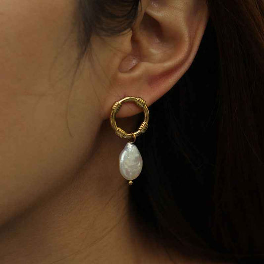 KINSLEY Natural Freshwater Pearl Earrings