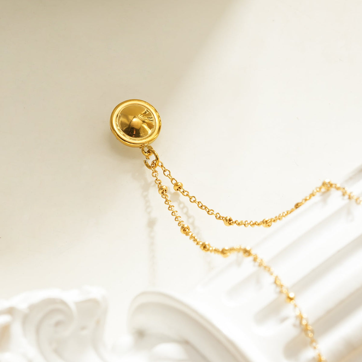 LATAHIA Gold: Beaded Chain necklace with Freshwater Pearl & Pavé Zirconia Border Pendant