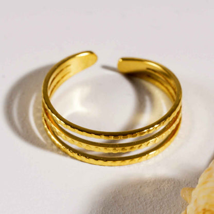MYLAN: Embossed Circles Triple Stacked Ring