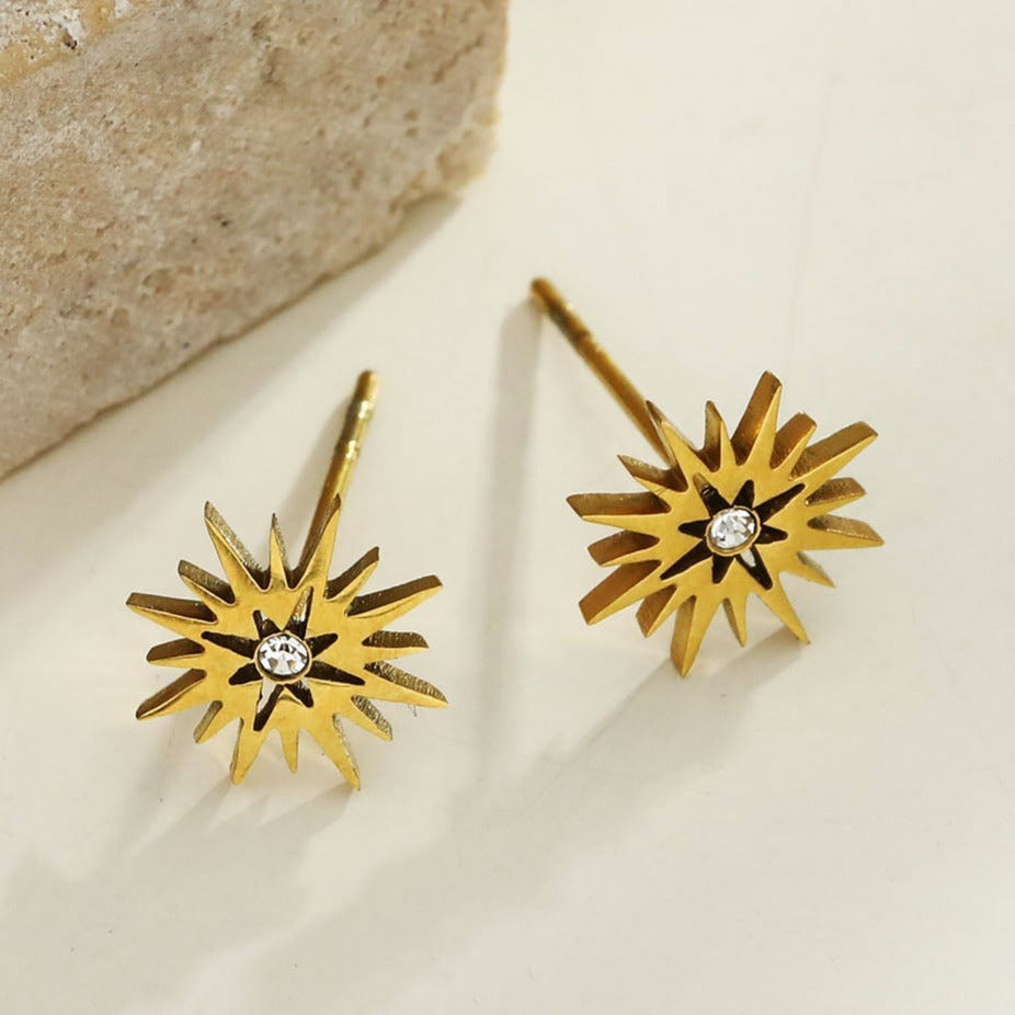 AMNISTY: 'Brilliant Star' Zirconia Stud Earrings Gold