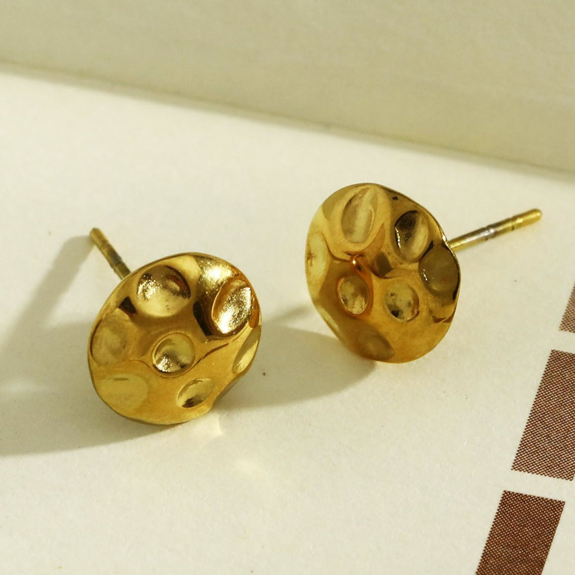 SIGRID Textured Disc Stud Earrings
