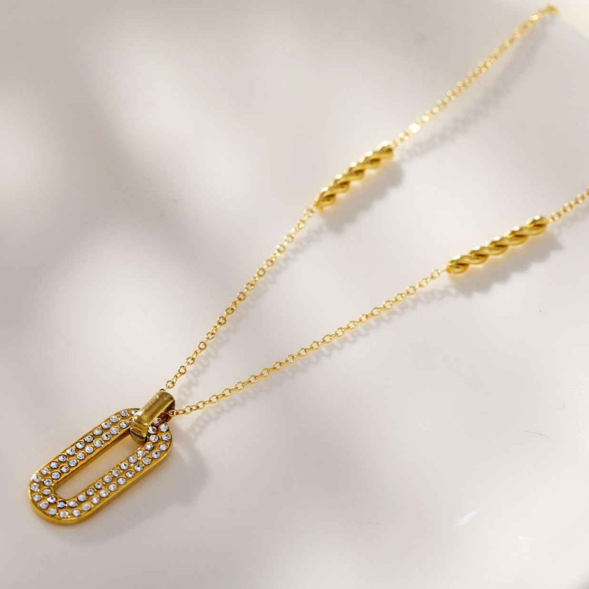 ASKIRA: Twisted Rope Combo Chain with a Zirconia-Adorned Oval Shaped Pendant