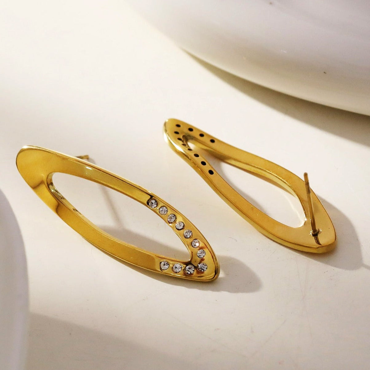 ESSABEL: Zirconia Embedded Sculpted Hoop Earrings