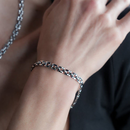 PROVINIA: Retro Watch Style Strap Bracelet in Silver