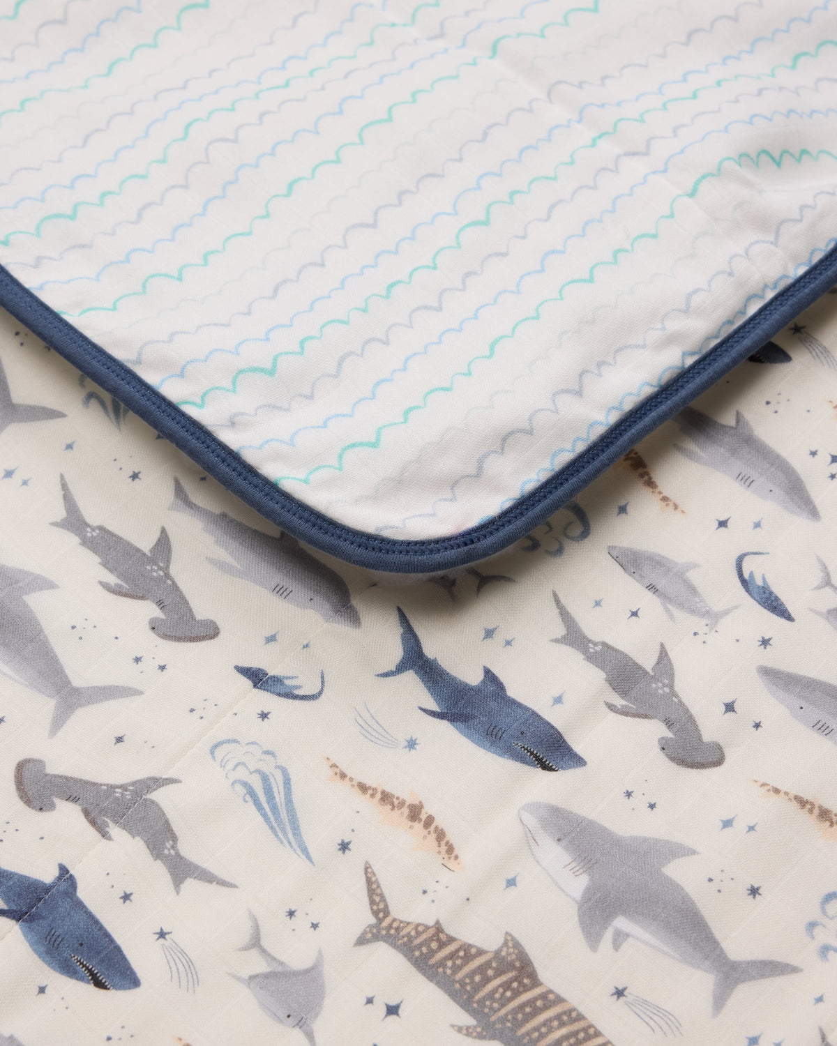 Baby Muslin Quilt in Tanboocel® Bamboo Viscose - Smiley Sharks