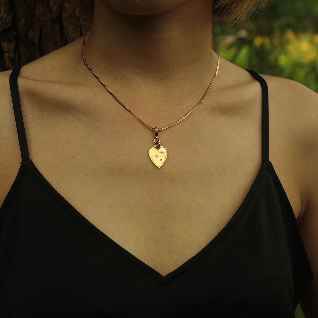 AVERY Charm Necklace Gold