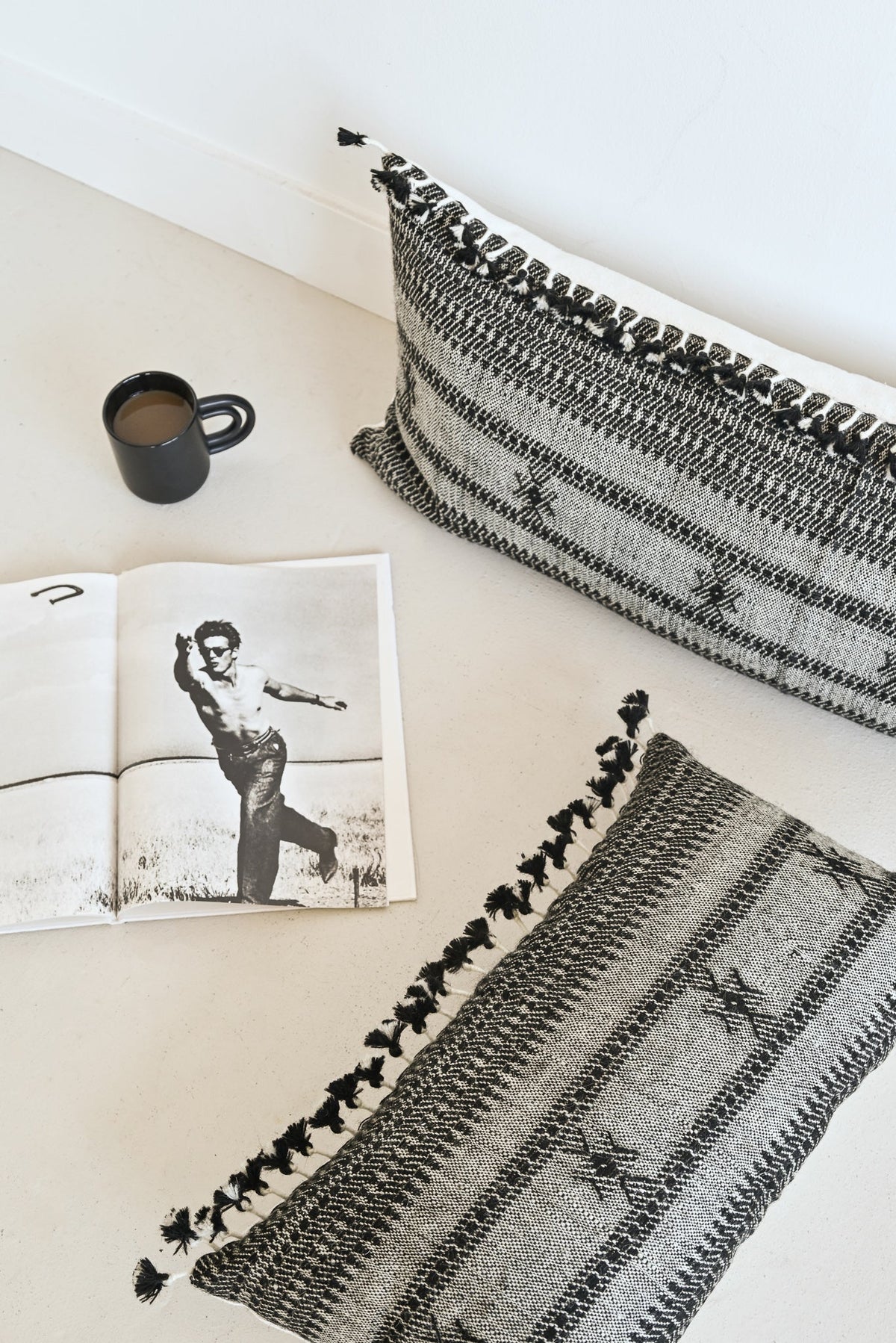 BHUJODI PILLOW COVER - BLACK