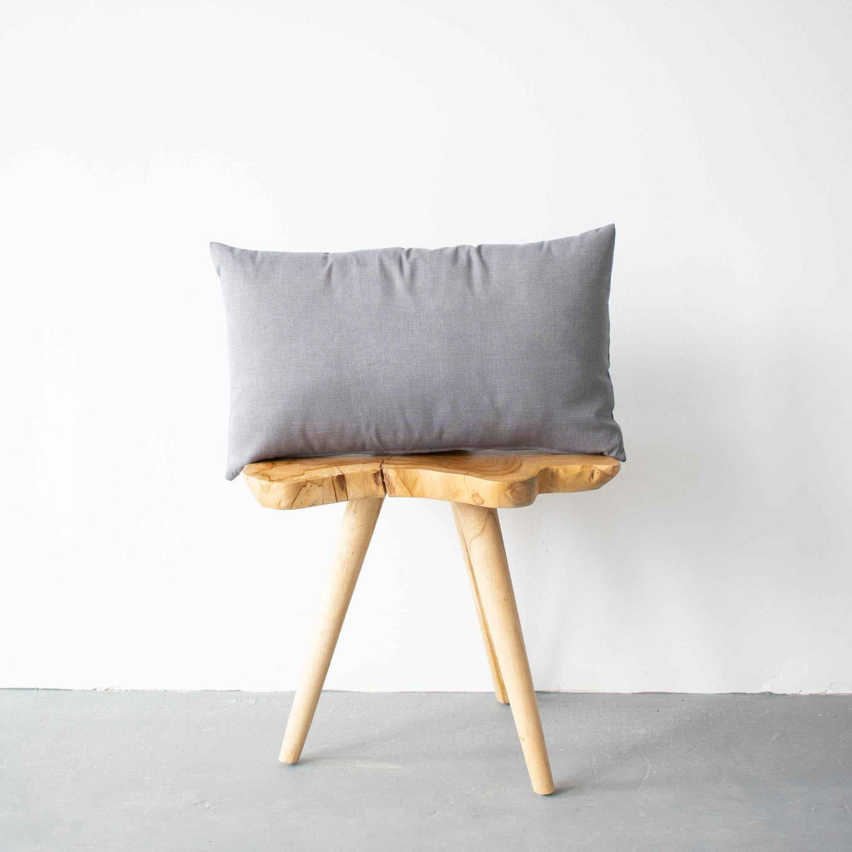 OUTDOOR PILLOW - GREY LUMBAR