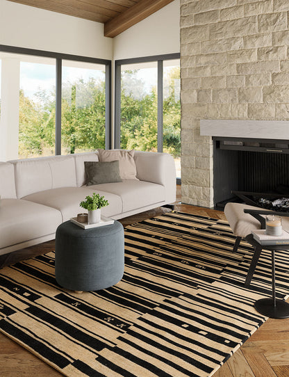 Xelara Natural Black Rug