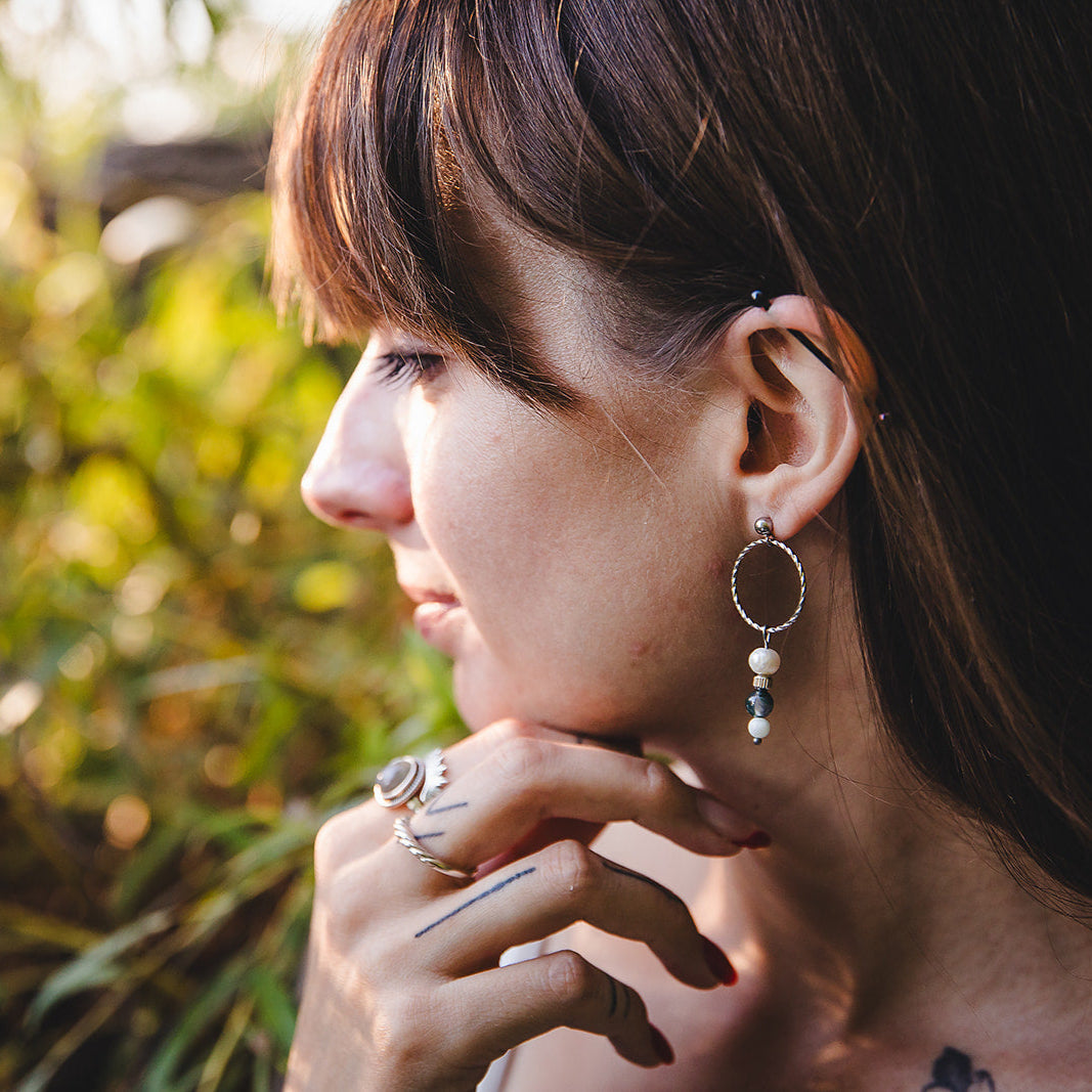 Boucles d’oreilles en pierres naturelles et perles d’eau douce | CHLORIS