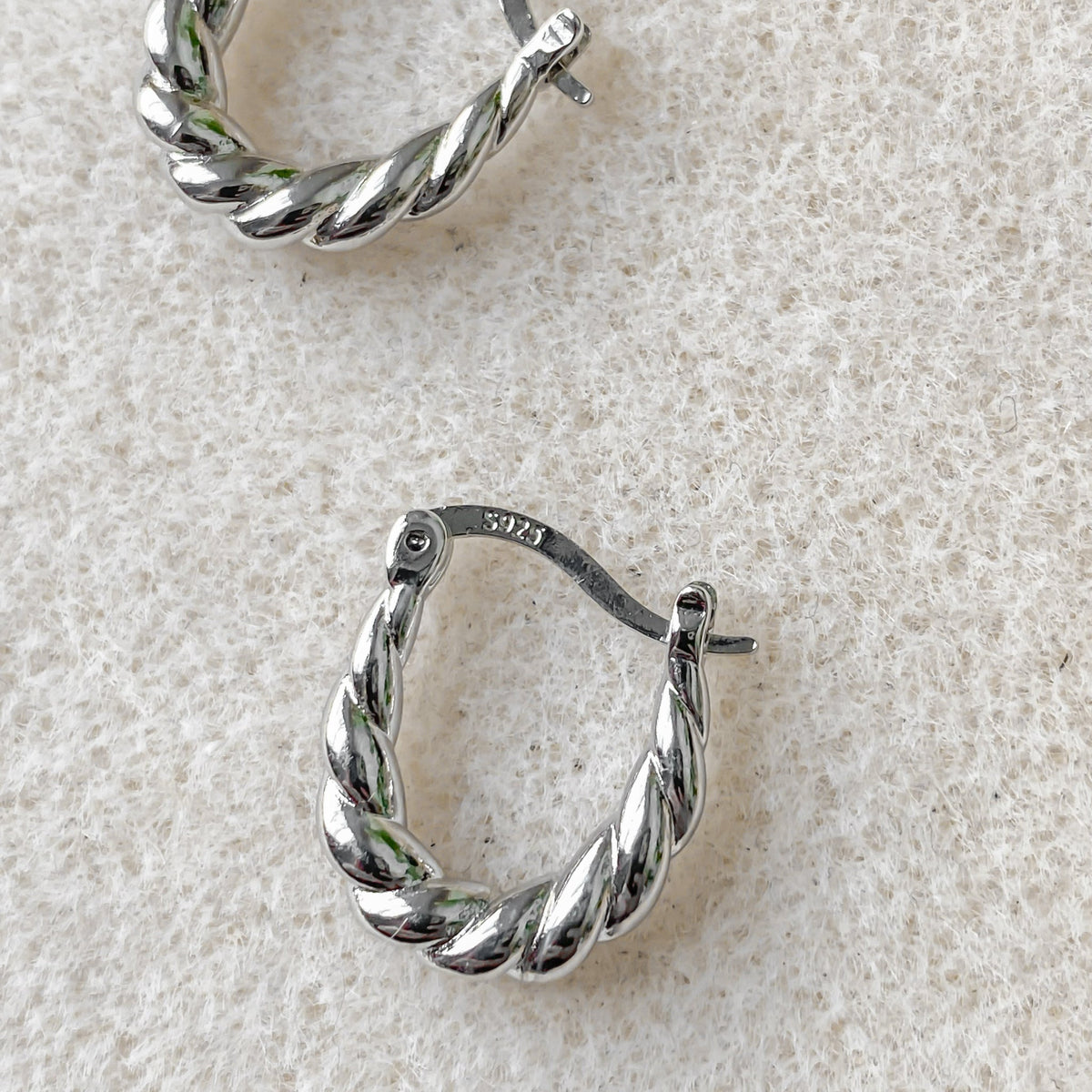 Créoles texturées et torsadées en argent sterling 925 | HÉRA